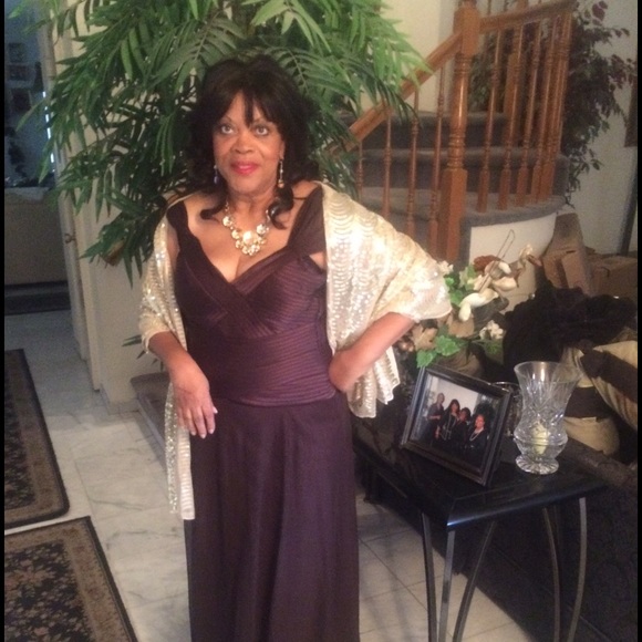 Formal Dress JS Collection👗REDUCED 👗 - Picture 3 of 4