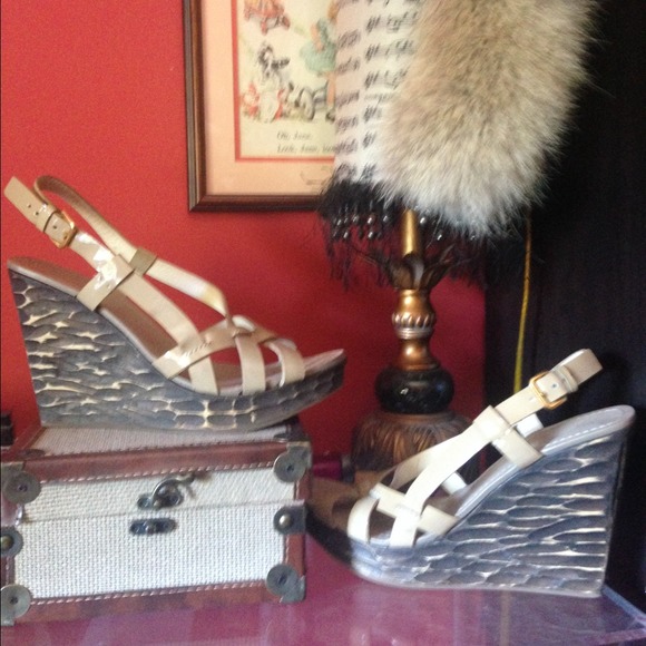 MUI MUI SUMMER/FALL WEDGES. Gorgeous. Neutral. - Picture 2 of 4