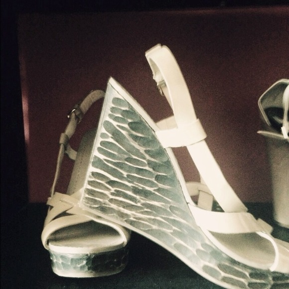 MUI MUI SUMMER/FALL WEDGES. Gorgeous. Neutral. - Picture 3 of 4