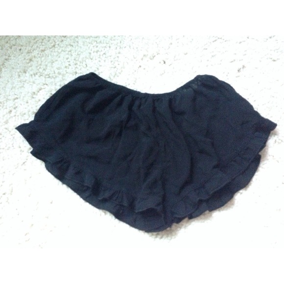 Brandy Melville Vodi Shorts