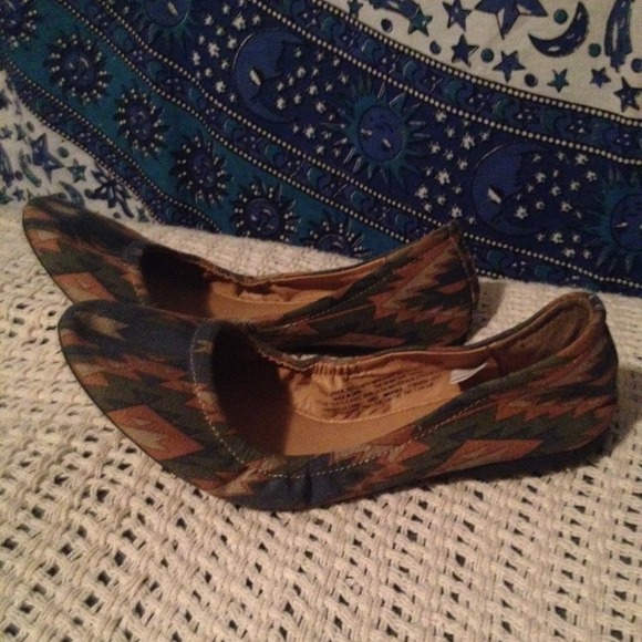 Aztec Print Flats