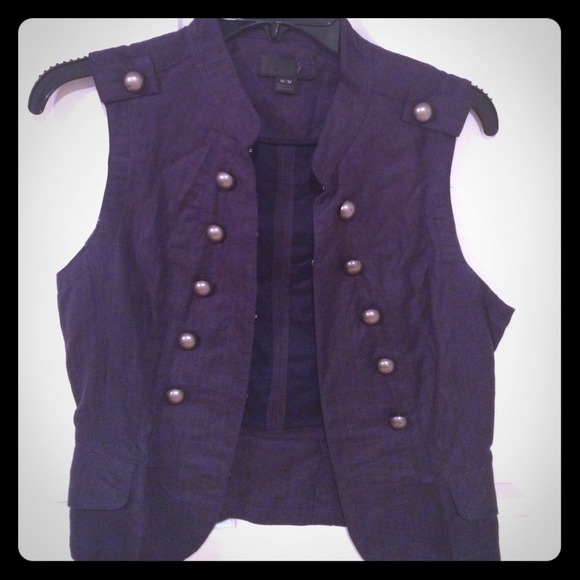 Big button vest