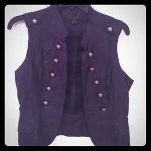 Big button vest