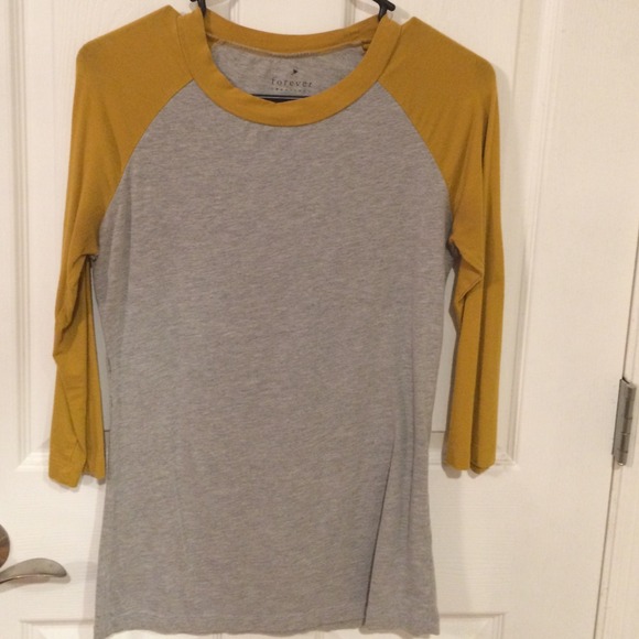 Bundle: forever 21 raglan and grey O'Neill sweater