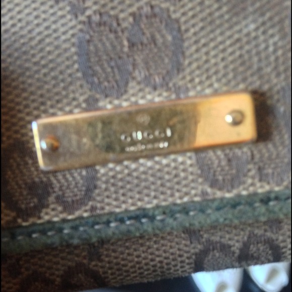 AUTHENTIC GUCCI WALLET - Picture 2 of 3