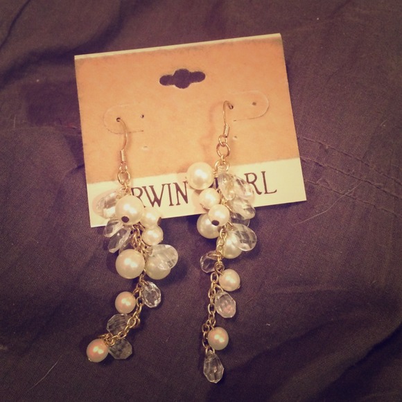 Erwin Pearl earrings. BRAND NEW NEVER WORN