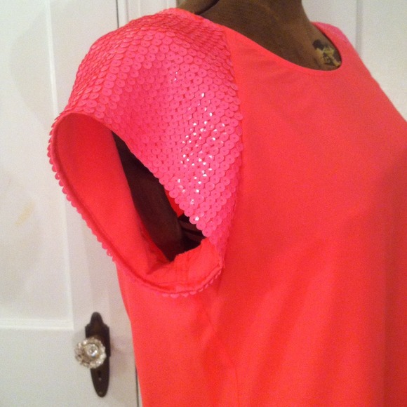 New Hot Pink Express top With Sequined Sleeves, S - Picture 2 of 4