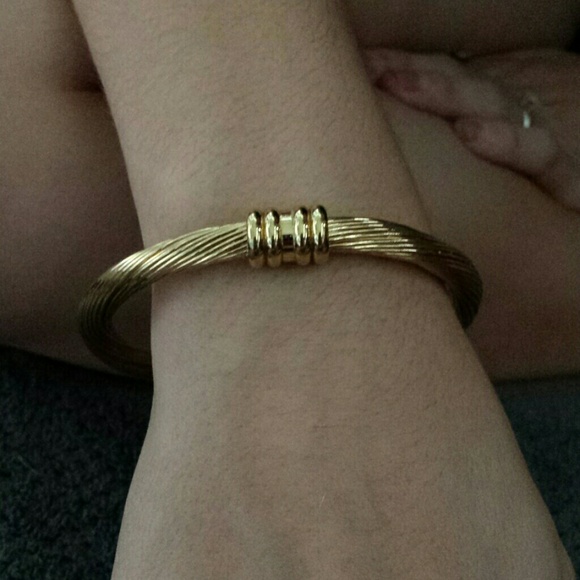 Vintage gold bangle