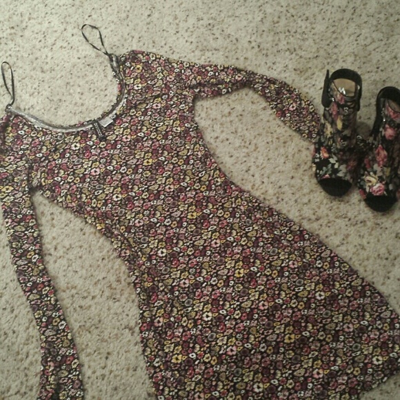 Floral print body con.  Brand new - never worn!