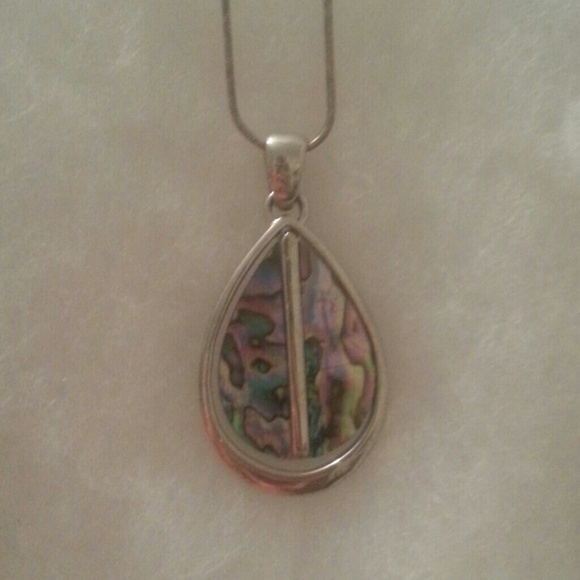 Silver and abolony necklace - Picture 2 of 2