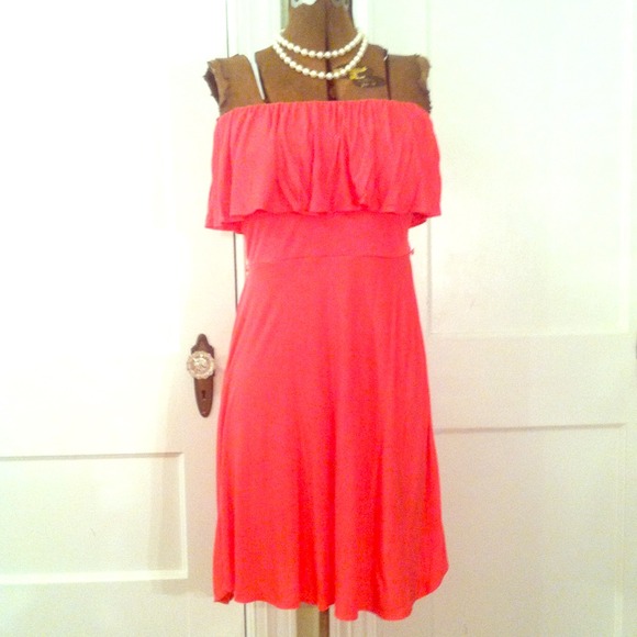 New BCBGMAXAZRIA Coral Dress, Size Medium