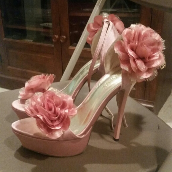 Pink Satin Heels w/ bows!