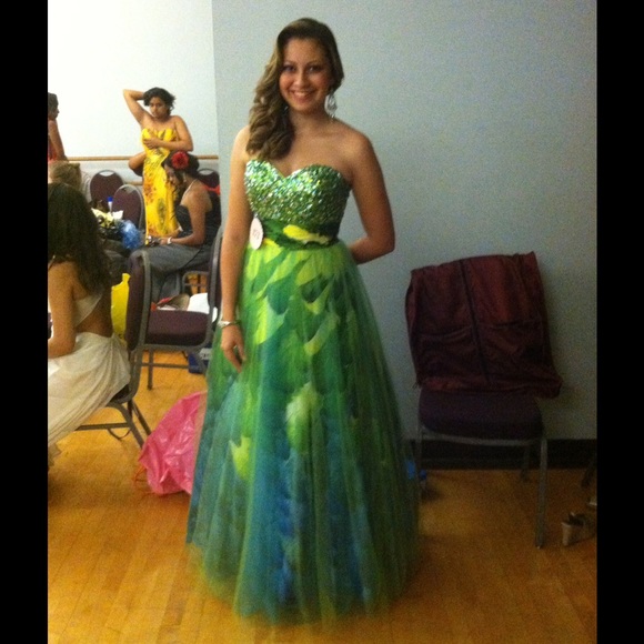 Pageant Gown - Picture 3 of 3