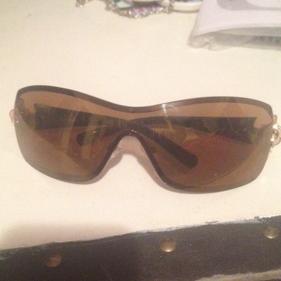 CHANEL sunglasses