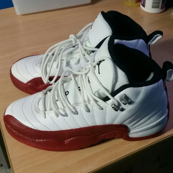 🔴🔴🔴SOLD🔴🔴🔴AIR JORDAN RETRO 12 (CHERRY RED) - Picture 2 of 4