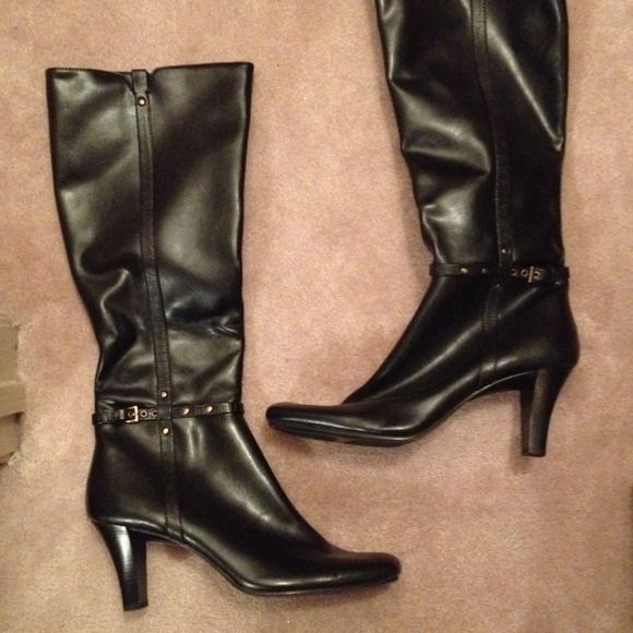 Liz Claiborne Black Boots!! Never Worn!! Size 11.