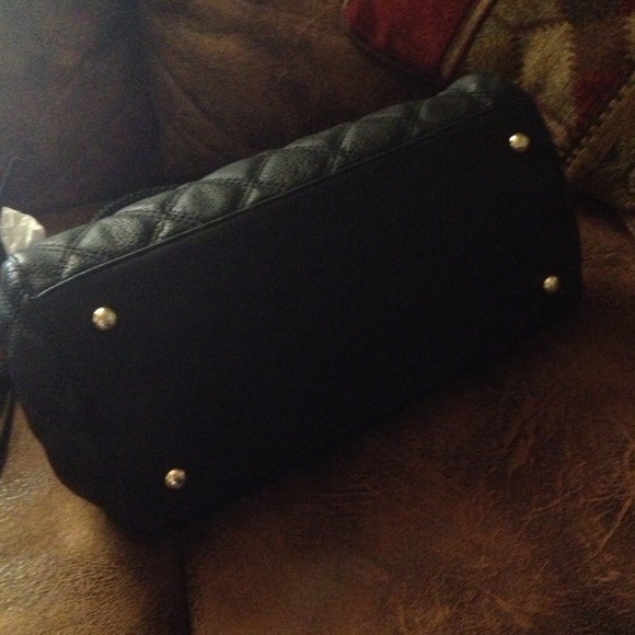 🎉BEBE black handbag👜 - Picture 2 of 4