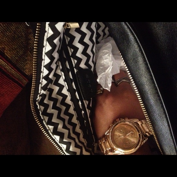 🎉BEBE Large handbag New with tags - Picture 2 of 4