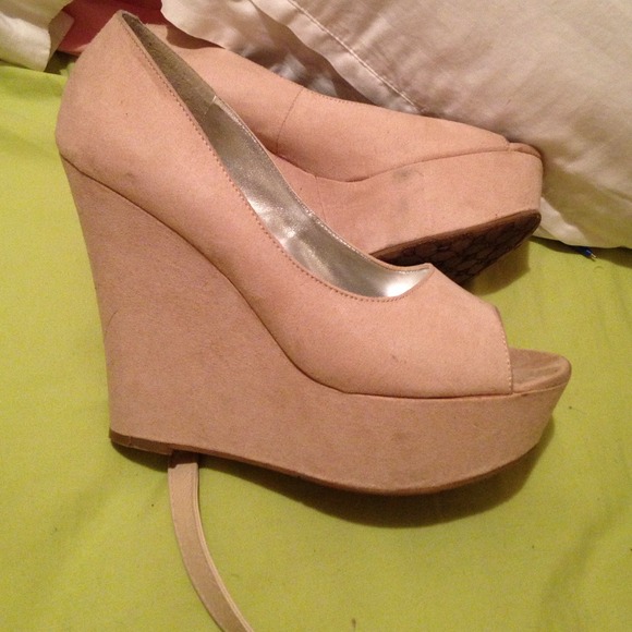 Candie's Wedges