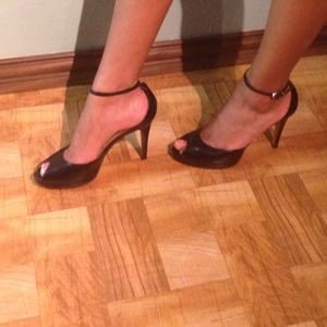 Nine West open toe pumps