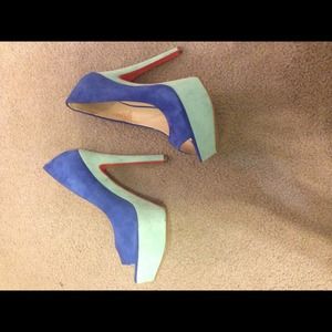 Boutique 9 blue heels!