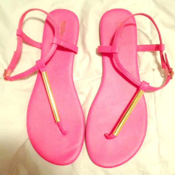 Neon pink Mossimo t-strap sandal