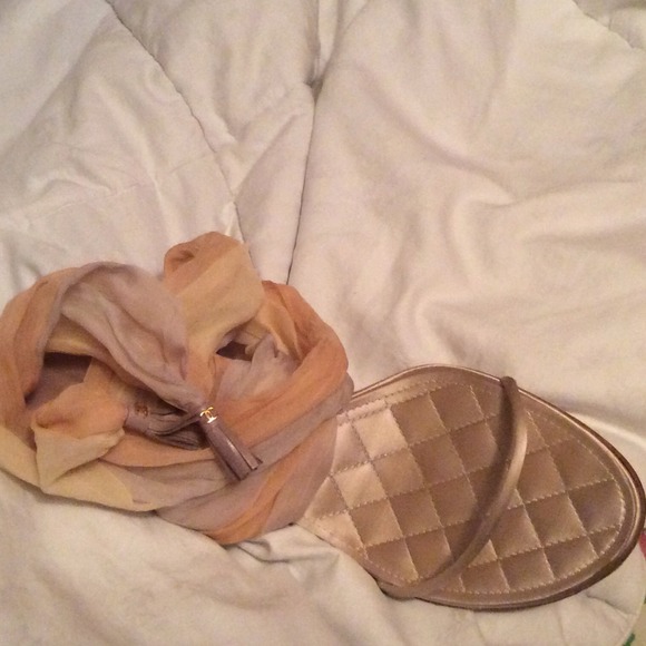 Chanel cream satin heels.... Worn for shoot twice - Picture 1 of 2