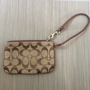 ⚠️BLACK FRIDAY DEAL⚠️COACH WRISTLET