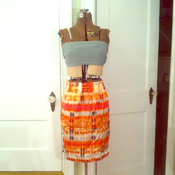 Banana Republic 100% Silk Tribal Skirt, Size 4