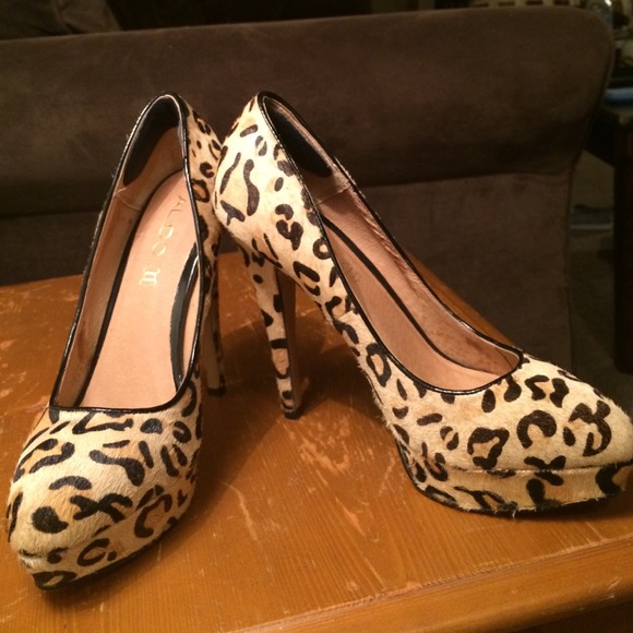 🐆Cheetah print platform heels
