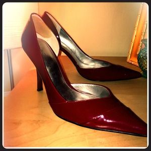 DISCOUNT!!! Gorgeous Deep Red Marc Fisher Heels 👠