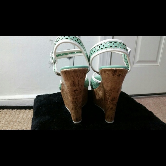 Fun Turquoise Wedges - Picture 3 of 4