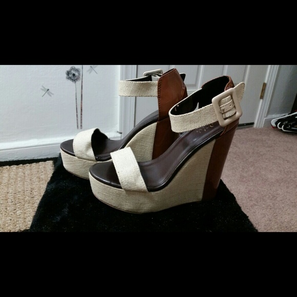 Anytime Comfortable Khaki & Brown Wedges
