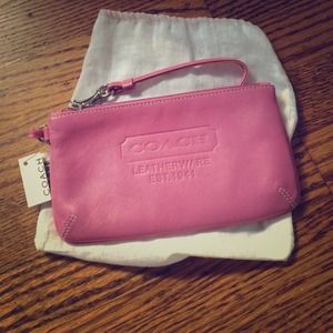 SALE - COACH clutch wristlet NWT - pink