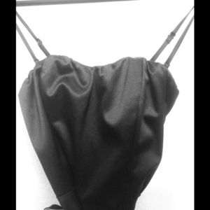 Sweetheart dress with reversible tie.