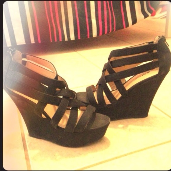 Black Wedges