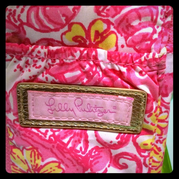 Lilly wristlet