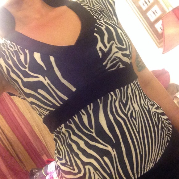 Zebra print top - Picture 2 of 3