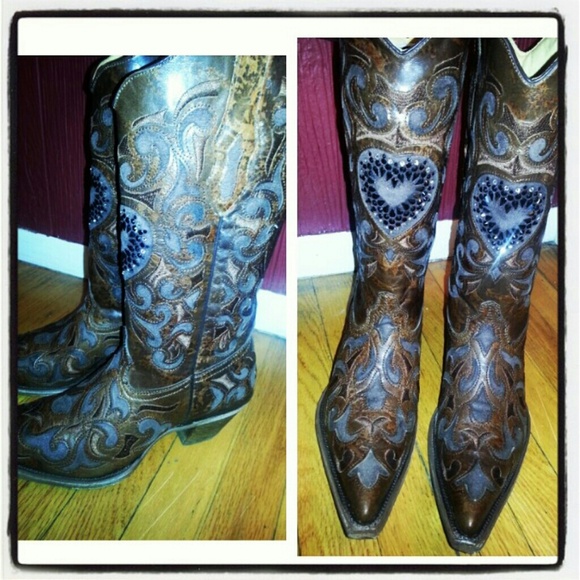 Brown leather coral boots