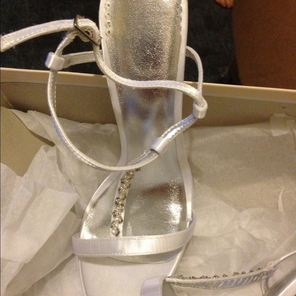 Wedding Shoes - Picture 1 of 2