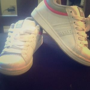 Girls size 1Y DVS skate sneakers