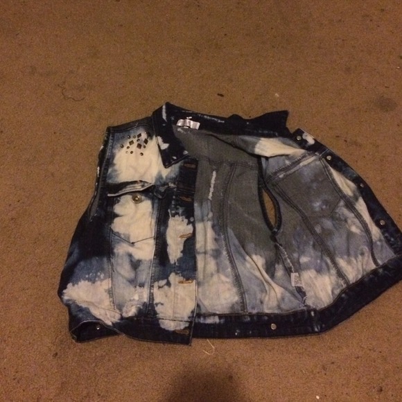 Jean Vest - Picture 2 of 3