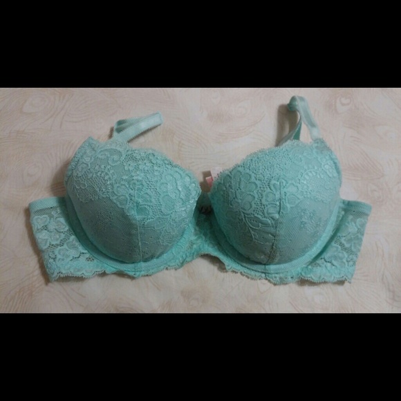 Victoria's Secret Angels lined demi - Picture 2 of 3