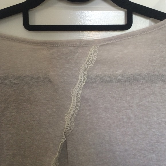 Open back lace trim crop - Picture 3 of 3