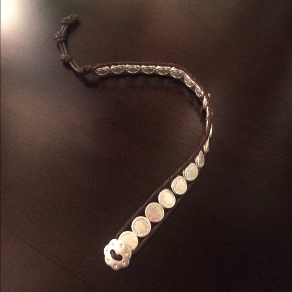 ❌SOLD ON EBAY❌Stella & Dot Scallop Bracelet - Picture 2 of 4