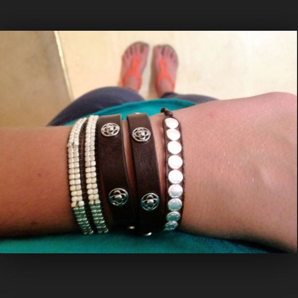 ❌SOLD ON EBAY❌Stella & Dot Scallop Bracelet - Picture 4 of 4