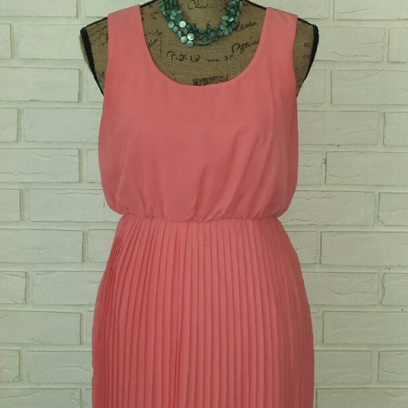 Pretty Dress - Picture 3 of 4