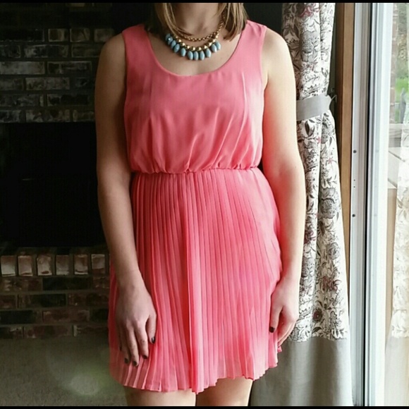 Pretty Dress - Picture 4 of 4