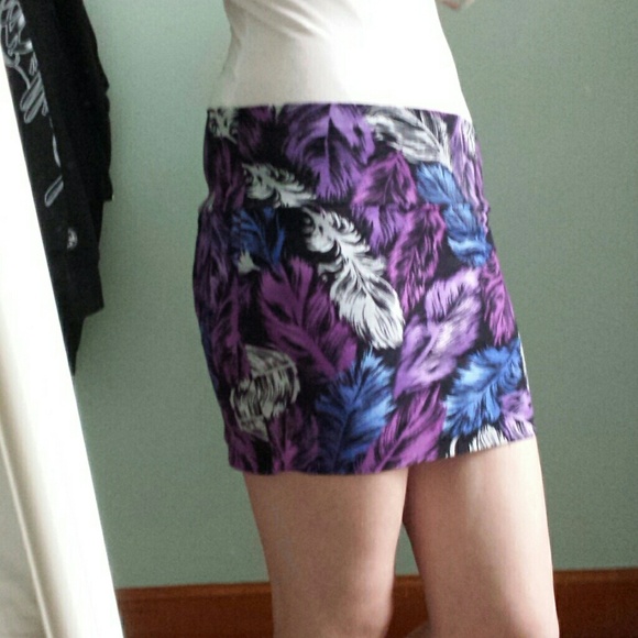 Feather patterned skirt - Picture 2 of 2