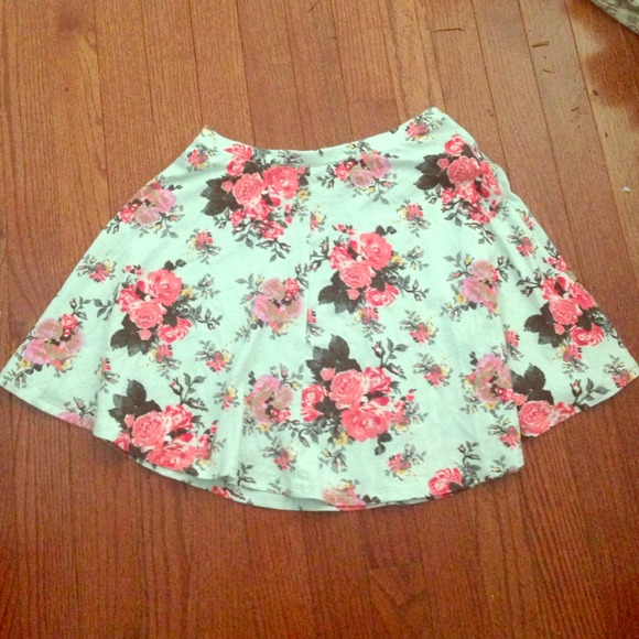 Floral skater skirt❤️